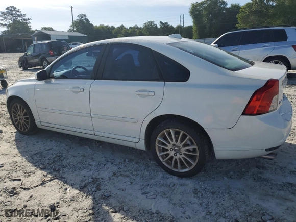 2011 Volvo S40 with VIN YV1672MS9B2539733, listed as a Copart auction lot 58255074 with 147,389 mi miles and Clean Title. Bid and sale history available at carsss.com. Image 2.