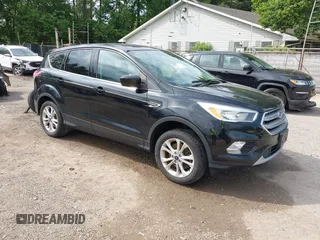 2017 Ford Escape SE z VIN 1FMCU9GD2HUB40131, wystawiony jako IAAI lot #42377493 z przebiegiem 151 292 mil mil oraz . Historia ofert i sprzedaży dostępna na DreamBid. Obrazek 1.