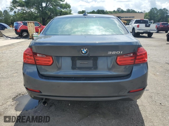 2015 BMW 3 Series 320i z VIN WBA3B1G56FNT63992, wystawiony jako Copart lot #60656215 z przebiegiem Nie podano mil oraz Czysty tytuł • Clean title. Historia ofert i sprzedaży dostępna na DreamBid. Obrazek 6.