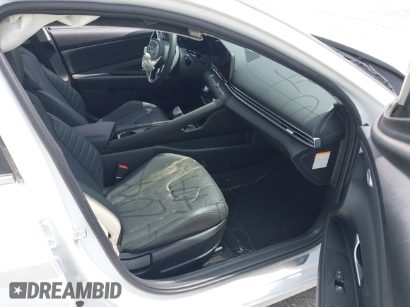 2025 Hyundai Elantra Limited z VIN KMHLN4DJ5SU134793, wystawiony jako IAAI lot #42044140 z przebiegiem 808 mil mil oraz . Historia ofert i sprzedaży dostępna na DreamBid. Obrazek 5.