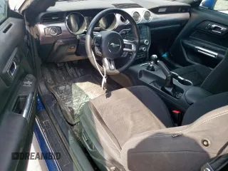 2017 Ford Mustang EcoBoost z VIN 1FA6P8TH6H5306193, wystawiony jako Copart lot #57305845 z przebiegiem 76 827 mil mil oraz Szkoda całkowita • Salvage title. Historia ofert i sprzedaży dostępna na DreamBid. Obrazek 8.