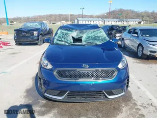 2019 Kia Niro LX with VIN KNDCB3LC3K5256718, listed as a IAAI auction lot 41877386 with 70,373 mi miles. Bid and sale history available at carsss.com. Image 12.