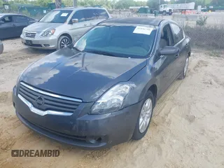 2009 Nissan Altima 2.5 with VIN 1N4AL21E19N409986, listed as a IAAI auction lot 41956758 with 183,746 mi miles. Bid and sale history available at carsss.com. Image 2.