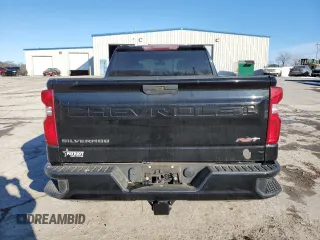 2019 Chevrolet Silverado 1500 RST with VIN 1GCRWDED0KZ231326, listed as a Copart auction lot 45497815 with 97,960 mi miles and Salvage Title. Bid and sale history available at carsss.com. Image 6.