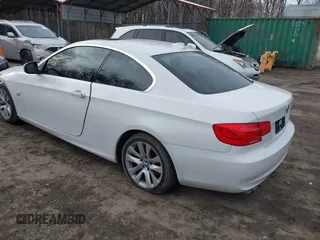 2011 BMW 3 Series 328i xDrive with VIN WBAKF5C54BE655860, listed as a IAAI auction lot 41601663 with 191,244 mi miles. Bid and sale history available at carsss.com. Image 3.