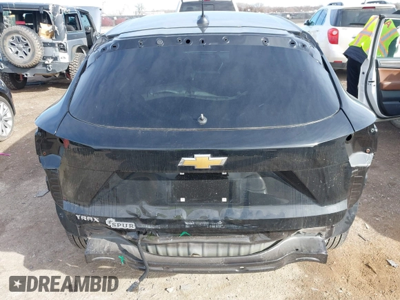 2025 Chevrolet Trax LS with VIN KL77LFEP7SC085237, listed as a IAAI auction lot 41687172 with 11,070 mi miles and . Bid and sale history available at DreamBid. Image 17.