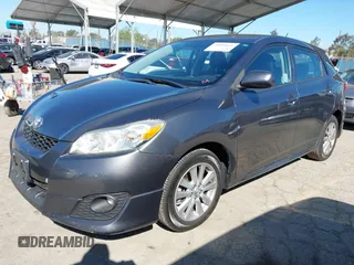 2010 Toyota Matrix z VIN 2T1KU4EE1AC255224, wystawiony jako IAAI lot #41856611 z przebiegiem 71 476 mil mil oraz . Historia ofert i sprzedaży dostępna na DreamBid. Obrazek 2.