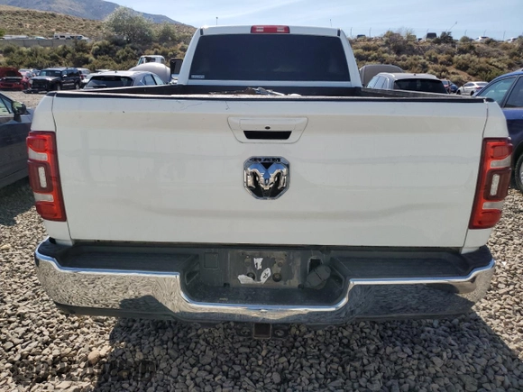2022 Ram 2500 Big Horn z VIN 3C6UR5JL0NG271552, wystawiony jako Copart lot #61086084 z przebiegiem Nie podano mil oraz Szkoda całkowita • Salvage title. Historia ofert i sprzedaży dostępna na DreamBid. Obrazek 6.