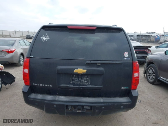 2012 Chevrolet Suburban LT with VIN 1GNSCJE03CR133874, listed as a IAAI auction lot 40995068 with 195,655 mi miles. Bid and sale history available at carsss.com. Image 16.