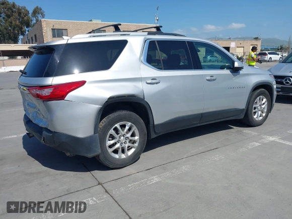 2018 Chevrolet Traverse LT Cloth with VIN 1GNEVGKW6JJ260309, listed as a IAAI auction lot 42063720 with 114,855 mi miles. Bid and sale history available at carsss.com. Image 4.
