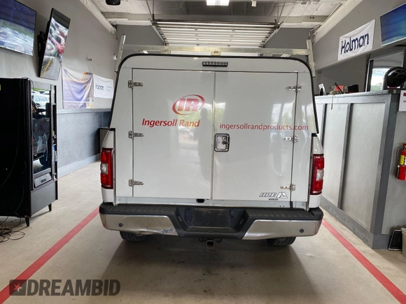 2019 Ford F-150 z VIN 1FTFX1C4XKKE10533, wystawiony jako IAAI lot #42843481 z przebiegiem 52 694 mil mil oraz . Historia ofert i sprzedaży dostępna na DreamBid. Obrazek 17.