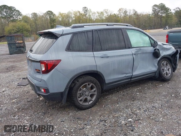 2024 Honda Passport TrailSport with VIN 5FNYF8H6XRB017735, listed as a IAAI auction lot 41931822 with 20,815 mi miles and . Bid and sale history available at DreamBid. Image 4.