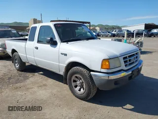 2002 Ford Ranger XL with VIN 1FTYR14U52PA80935, listed as a IAAI auction lot 41775133 with 165,286 mi miles. Bid and sale history available at carsss.com. Image 1.