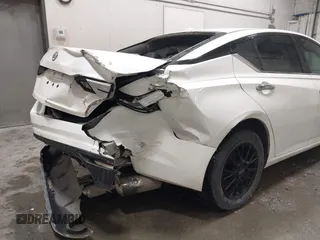 2019 Nissan Altima 2.5 Platinum with VIN 1N4BL4FW7KN304666, listed as a IAAI auction lot 41255237 with 36,863 mi miles. Bid and sale history available at carsss.com. Image 6.