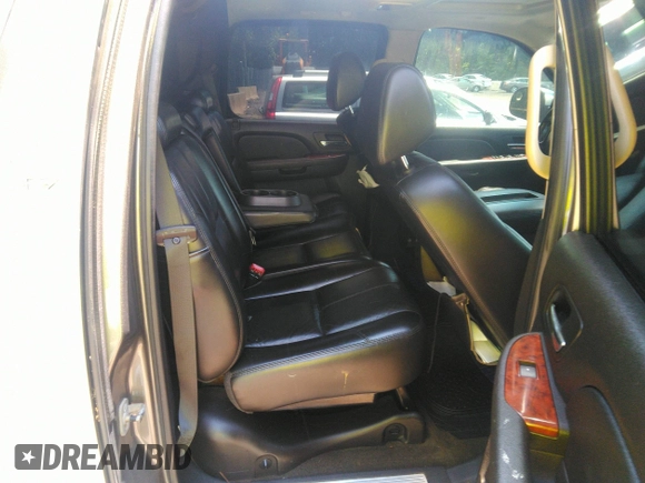 2007 Chevrolet Avalanche 3LT with VIN 3GNFK12397G266261, listed as a IAAI auction lot 42304396 with 187,573 mi miles and . Bid and sale history available at DreamBid. Image 8.