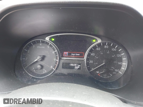 2014 Nissan Pathfinder S z VIN 5N1AR2MM0EC705286, wystawiony jako IAAI lot #41909850 z przebiegiem 136 091 mil mil oraz . Historia ofert i sprzedaży dostępna na DreamBid. Obrazek 7.