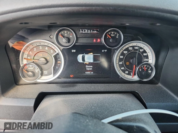2016 Ram 1500 Outdoorsman z VIN 1C6RR7GM1GS116361, wystawiony jako Copart lot #61339345 z przebiegiem 135 401 mil mil oraz Czysty tytuł • Clean title. Historia ofert i sprzedaży dostępna na DreamBid. Obrazek 9.