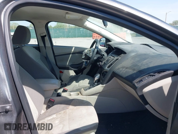 2012 Ford Focus SE с VIN 1FAHP3F20CL456565, выставлен на аукционе IAAI как лот 42045389 с пробегом 164 323 миль миль и . История ставок и продаж доступна на DreamBid. Изображение 5.