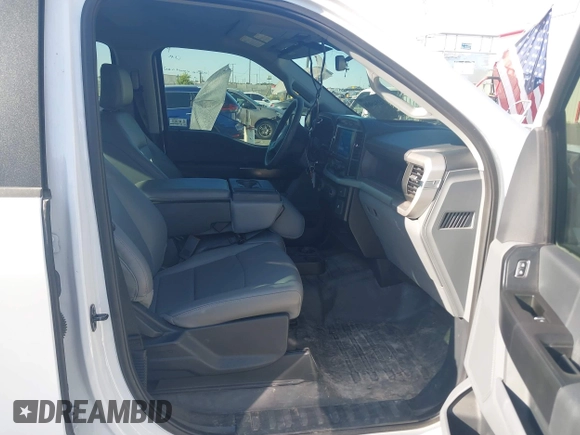 2022 Ford F-150 XL z VIN 1FTFW1E57NFA18485, wystawiony jako IAAI lot #42546098 z przebiegiem 42 449 mil mil oraz . Historia ofert i sprzedaży dostępna na DreamBid. Obrazek 5.