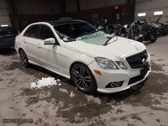 2010 Mercedes-Benz E-Class E 350 Luxury with VIN WDDHF8HB2AA197101, listed as a IAAI auction lot 41084768 with 120,989 mi miles. Bid and sale history available at carsss.com. Image 1.