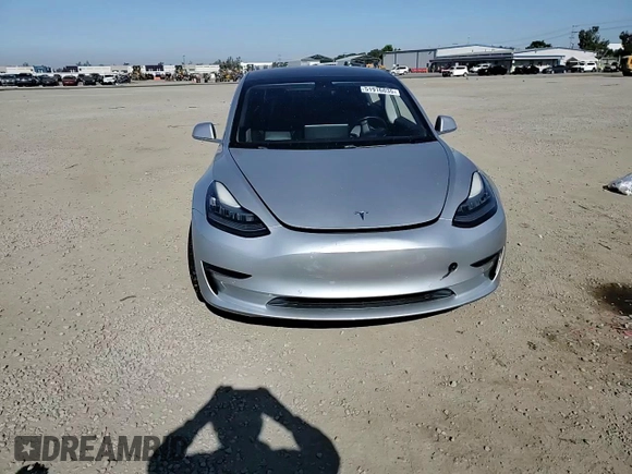 2018 Tesla Model 3 Long Range Battery z VIN 5YJ3E1EB7JF065140, wystawiony jako Copart lot #51916035 z przebiegiem 110 709 mil mil oraz Szkody całkowita. Historia ofert i sprzedaży dostępna na DreamBid. Obrazek 11.