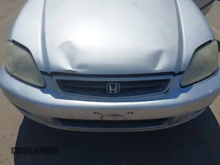 2000 Honda Civic DX z VIN 1HGEJ6221YL019348, wystawiony jako IAAI lot #42430704 z przebiegiem 218 349 mil mil oraz . Historia ofert i sprzedaży dostępna na DreamBid. Obrazek 6.