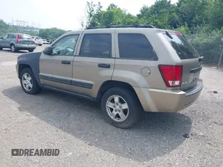 2005 Jeep Grand Cherokee Laredo с VIN 1J4HR48N95C702088, выставлен на аукционе IAAI как лот 42618348 с пробегом Не указан миль и . История ставок и продаж доступна на DreamBid. Изображение 3.