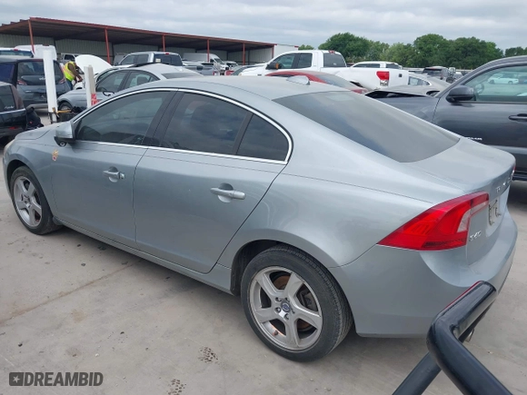 2013 Volvo S60 T5 Premier with VIN YV1612FSXD2181849, listed as a IAAI auction lot 42049239 with 114,367 mi miles. Bid and sale history available at carsss.com. Image 3.