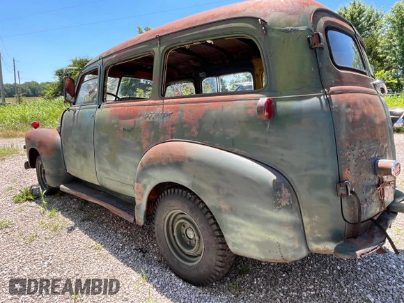 1953 Chevrolet Suburban z VIN H53K032117, wystawiony jako Copart lot #45568985 z przebiegiem Nie podano mil oraz Czysty tytuł • Clean title. Historia ofert i sprzedaży dostępna na DreamBid. Obrazek 3.