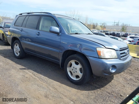 2004 Toyota Highlander with VIN JTEEP21A640041271, listed as a IAAI auction lot 42082940 with 208,548 mi miles. Bid and sale history available at carsss.com. Image 1.