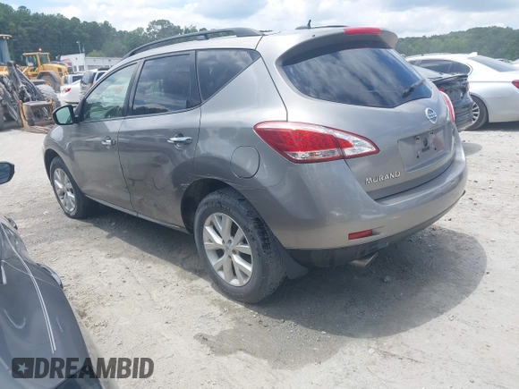 2012 Nissan Murano SL z VIN JN8AZ1MU3CW101990, wystawiony jako IAAI lot #42821851 z przebiegiem 135 585 mil mil oraz . Historia ofert i sprzedaży dostępna na DreamBid. Obrazek 3.