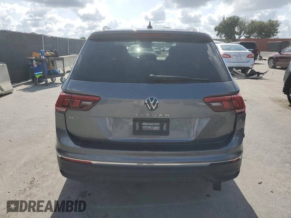 2023 Volkswagen Tiguan SE z VIN 3VV3B7AX5PM082280, wystawiony jako Copart lot #59896235 z przebiegiem 21 791 mil mil oraz Szkoda całkowita • Salvage title. Historia ofert i sprzedaży dostępna na DreamBid. Obrazek 6.