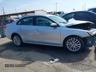 2015 Volkswagen Jetta SE with VIN 3VWD07AJ3FM242267, listed as a IAAI auction lot 41500978 with Not provided miles and . Bid and sale history available at DreamBid. Image 13.