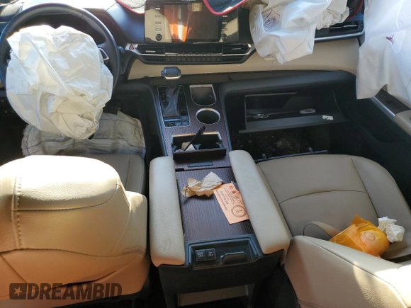 2022 Toyota Sienna XLE with VIN 5TDYRKEC6NS090587, listed as a Copart auction lot 51819805 with Not Provided miles and Salvage Title. Bid and sale history available at DreamBid. Image 8.