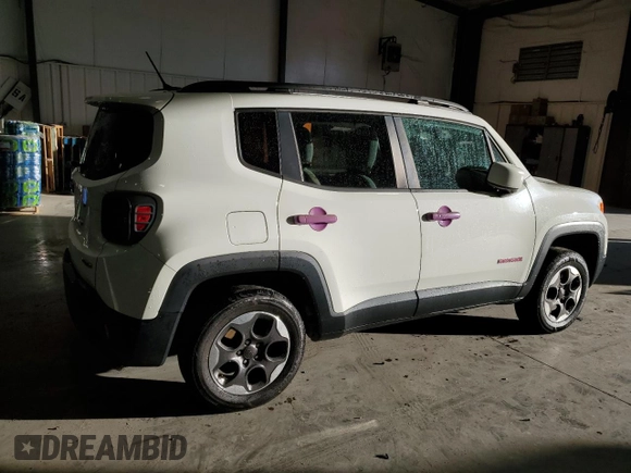 2015 Jeep Renegade Latitude with VIN ZACCJBBH9FPC11483, listed as a Copart auction lot 41689685 with 88,080 mi miles and Clean Title. Bid and sale history available at carsss.com. Image 3.