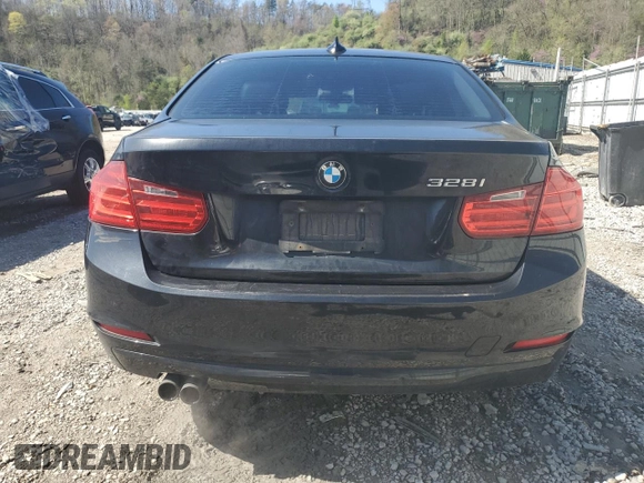 2013 BMW 3 Series 328i z VIN WBA3C1C58DF437018, wystawiony jako Copart lot #52147355 z przebiegiem 161 247 mil mil oraz Szkody całkowita. Historia ofert i sprzedaży dostępna na DreamBid. Obrazek 6.