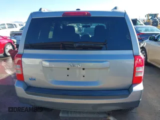 2017 Jeep Patriot Sport with VIN 1C4NJPBB8HD132437, listed as a IAAI auction lot 41429955 with 141,243 mi miles. Bid and sale history available at carsss.com. Image 16.