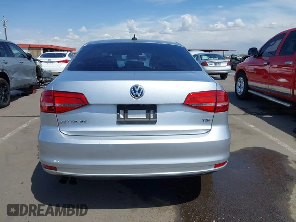 2015 Volkswagen Jetta SE z VIN 3VWD17AJ4FM336834, wystawiony jako IAAI lot #41953192 z przebiegiem 40 893 mil mil oraz . Historia ofert i sprzedaży dostępna na DreamBid. Obrazek 17.