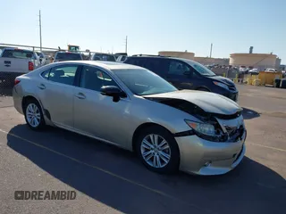2013 Lexus ES 4dr Sdn with VIN JTHBK1GG1D2023369, listed as a IAAI auction lot 41539886 with 136,492 mi miles. Bid and sale history available at carsss.com. Image 1.