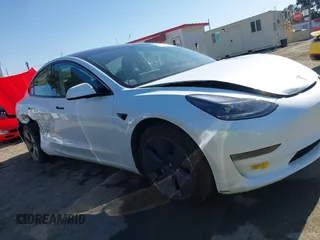 2023 Tesla Model 3 z VIN 5YJ3E1EA2PF410378, wystawiony jako IAAI lot #42265294 z przebiegiem 16 000 mil mil oraz . Historia ofert i sprzedaży dostępna na DreamBid. Obrazek 13.
