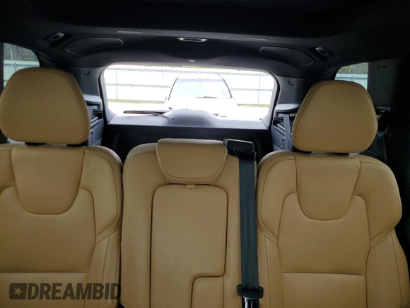 2022 Volvo XC90 Inscription z VIN YV4A22PL9N1833773, wystawiony jako Copart lot #56111825 z przebiegiem 34 640 mil mil oraz Szkoda całkowita • Salvage title. Historia ofert i sprzedaży dostępna na DreamBid. Obrazek 10.