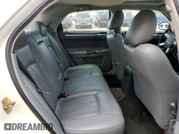 2005 Chrysler 300 with VIN 2C3JA63H95H142411, listed as a Copart auction lot 50997325 with 181,958 mi miles and Clean Title. Bid and sale history available at carsss.com. Image 10.