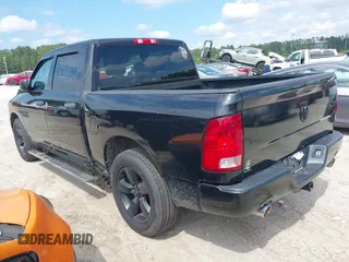 2015 Ram 1500 Express z VIN 3C6RR6KT3FG687249, wystawiony jako IAAI lot #42253945 z przebiegiem 162 166 mil mil oraz . Historia ofert i sprzedaży dostępna na DreamBid. Obrazek 3.
