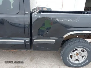 2000 Chevrolet Silverado 1500 LT with VIN 1GCEK19T9YE419272, listed as a IAAI auction lot 42068056 with 306,066 mi miles and . Bid and sale history available at DreamBid. Image 6.
