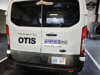 2023 Ford Transit Cargo с VIN 1FTBR1Y81PKA72158, выставлен на аукционе IAAI как лот 42526405 с пробегом 52 669 миль миль и . История ставок и продаж доступна на DreamBid. Изображение 23.
