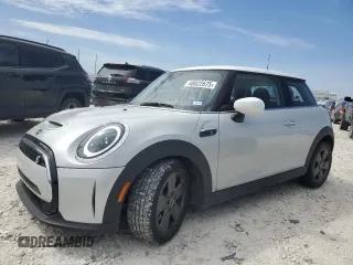 2022 MINI Hardtop Cooper SE with VIN WMW13DJ06N2R55136, listed as a Copart auction lot 48022675 with 20,101 mi miles and Salvage Title. Bid and sale history available at DreamBid. Image 1.