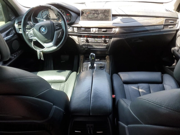 2016 BMW X5 xDrive50i z VIN 5UXKR6C56G0J81977, wystawiony jako Copart lot #57312915 z przebiegiem 104 688 mil mil oraz Czysty tytuł • Clean title. Historia ofert i sprzedaży dostępna na DreamBid. Obrazek 8.