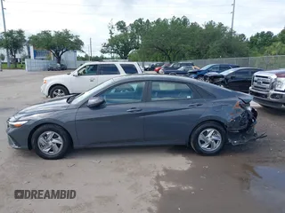 2024 Hyundai Elantra SE z VIN KMHLL4DG0RU639967, wystawiony jako IAAI lot #42430562 z przebiegiem 31 426 mil mil oraz . Historia ofert i sprzedaży dostępna na DreamBid. Obrazek 14.
