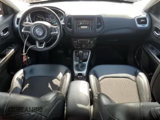 2019 Jeep Compass Altitude z VIN 3C4NJDBB0KT846787, wystawiony jako Copart lot #64287575 z przebiegiem 29 908 mil mil oraz Szkoda całkowita • Salvage title. Historia ofert i sprzedaży dostępna na DreamBid. Obrazek 8.