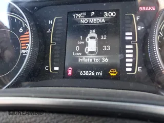 2020 Jeep Cherokee Latitude Plus z VIN 1C4PJLLB9LD605920, wystawiony jako IAAI lot #41905767 z przebiegiem 63 826 mil mil oraz . Historia ofert i sprzedaży dostępna na DreamBid. Obrazek 15.